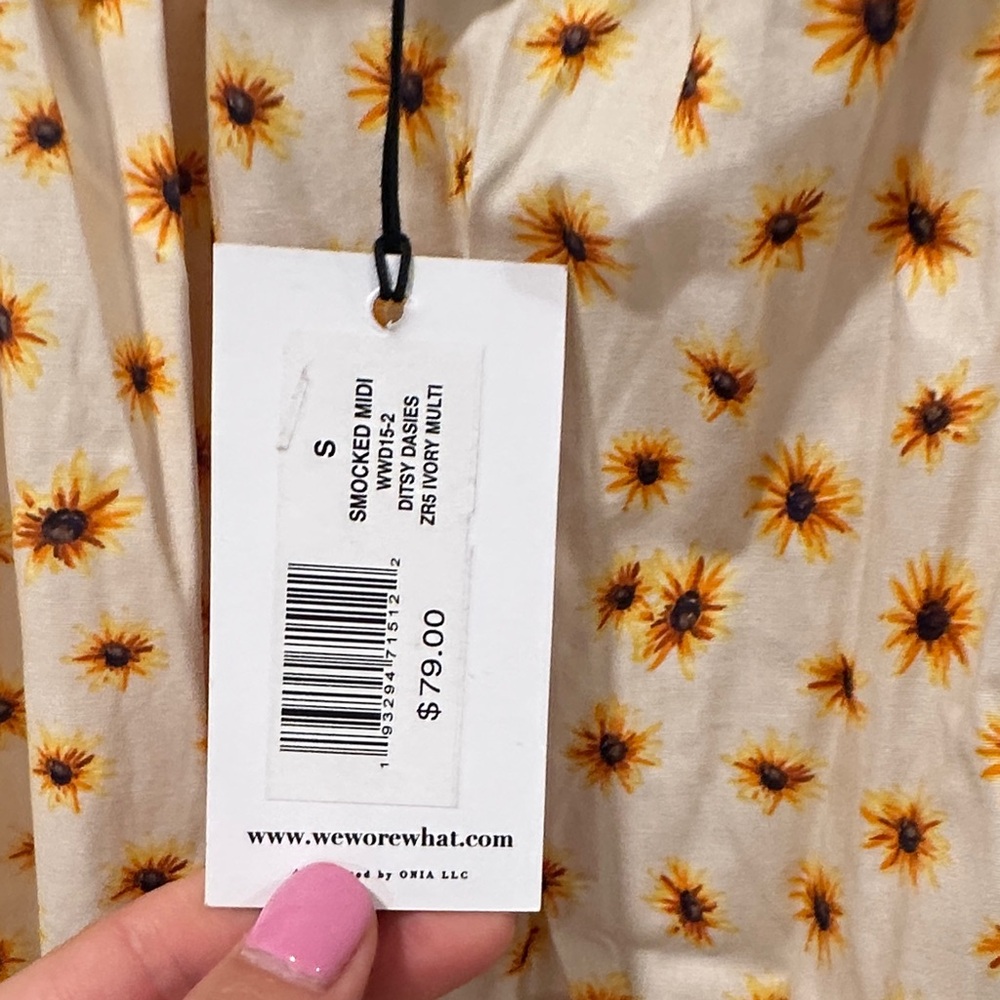 NWT- WeWoreWhat x Revolve Smocked MIDI Ditsy Daisies Dress - Picture 10 of 13